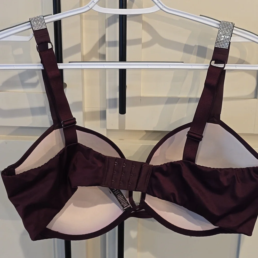 Victoria's Secret Underwire Very Sexy Push-Up Bra with Embellished Straps - Picture 11 of 11